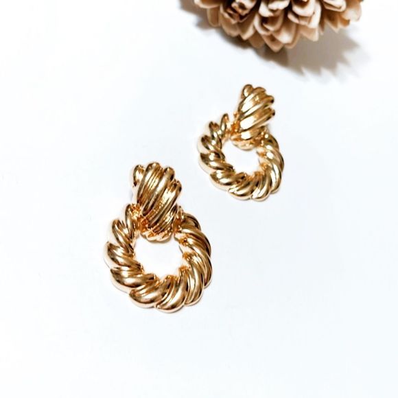 Rya hoop earrings in gold M84 - Picture 4 of 6